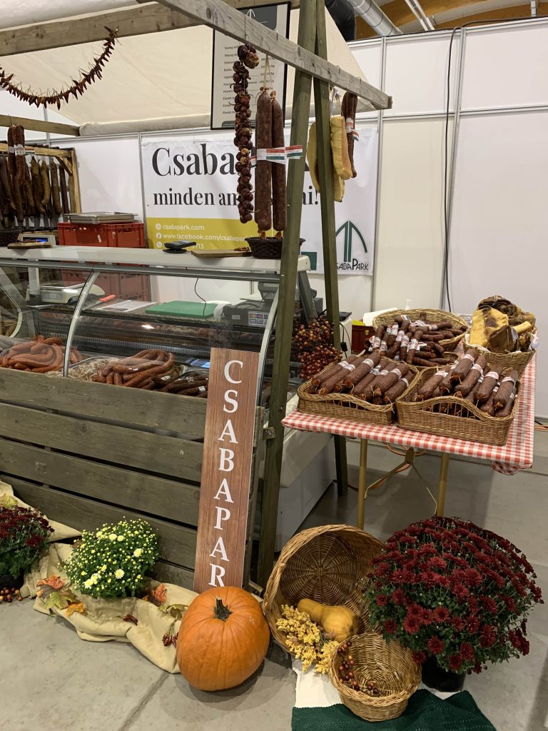 csabai kolbaszfesztival stand dekoracio 3 20231121 1969629875