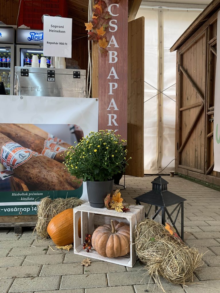csabai kolbaszfesztival stand dekoracio 7 20231121 1677702256